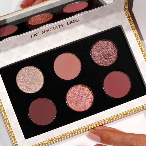 PAT MCGRATH LABS Love Collection MTHRSHP Eyeshadow Palette in Iconic Infatuation - Picture 13 of 16